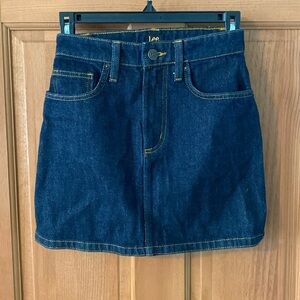 Lee Size 24 (Size 2) Vintage Women's Dark Blue Jean Skirt Excellent Preowned